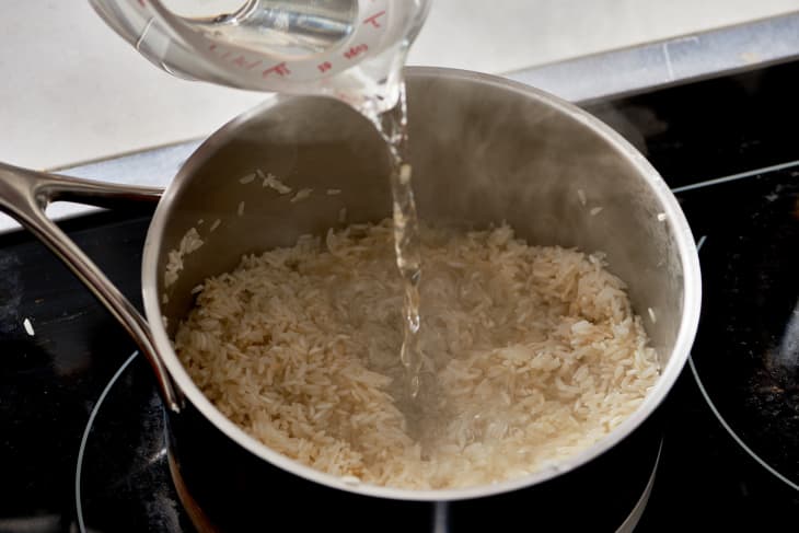 Depiction of the instructions in Method 3: Use pilaf technique for aromatic rice, such as basmati or jasmine. step 4