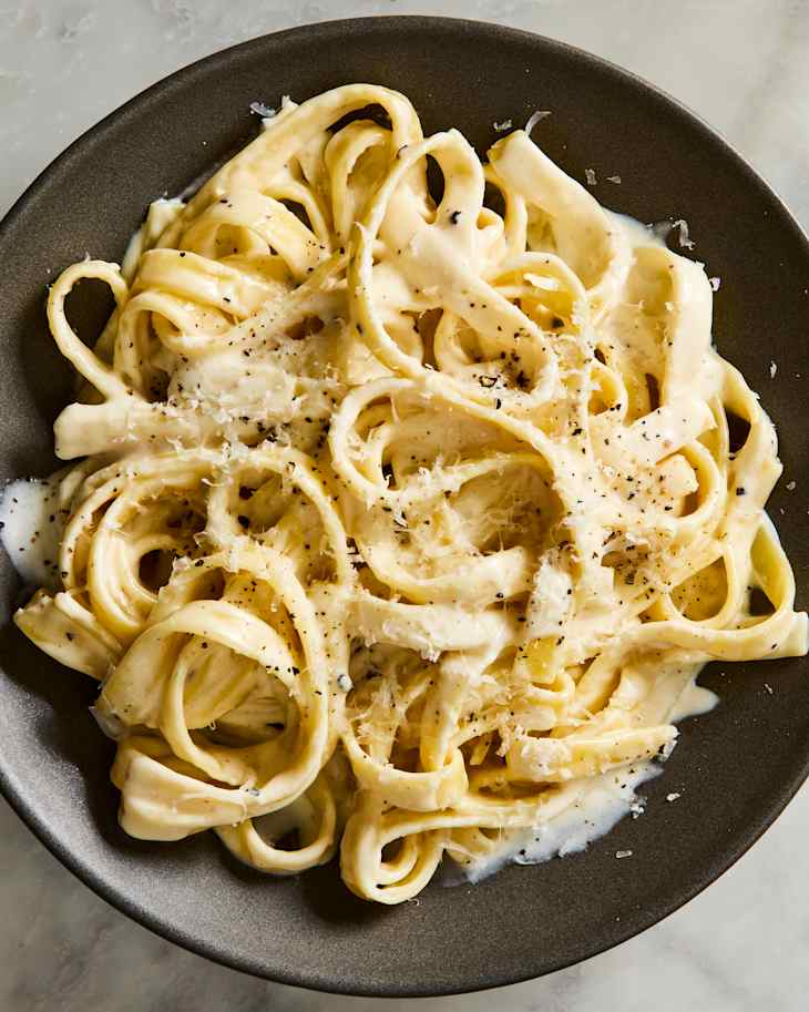 fettuccini Alfredo in bowl