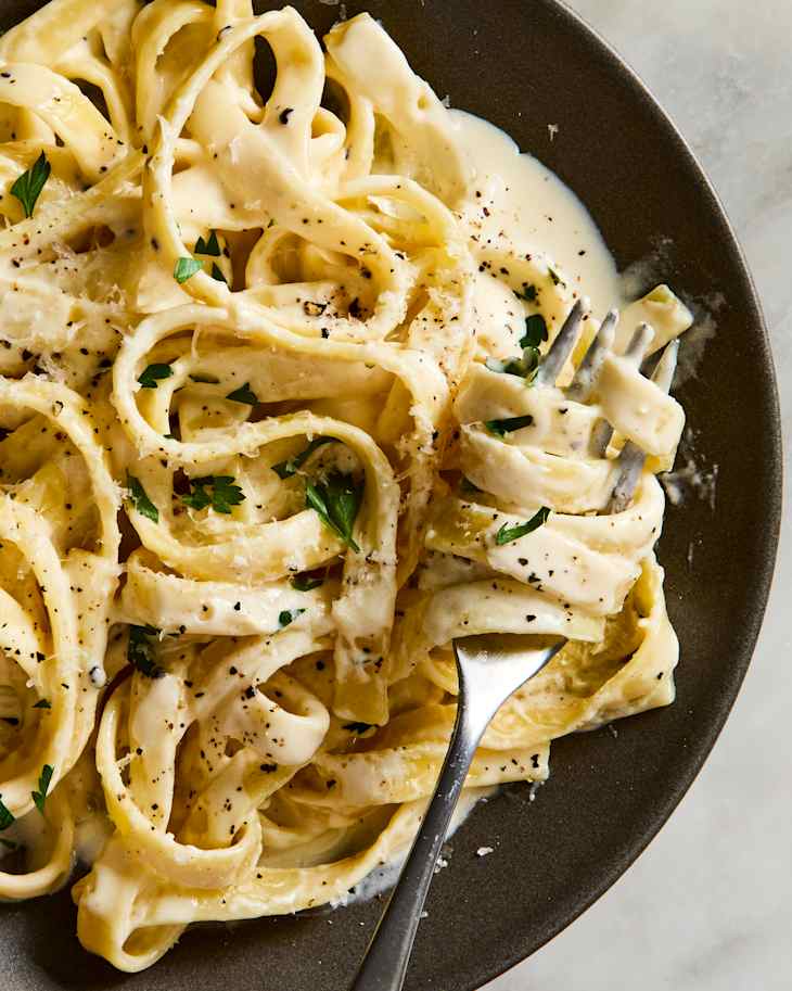 fettuccini Alfredo in bowl